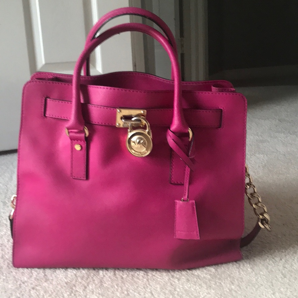 Unique and rare color Michael Kors purse!